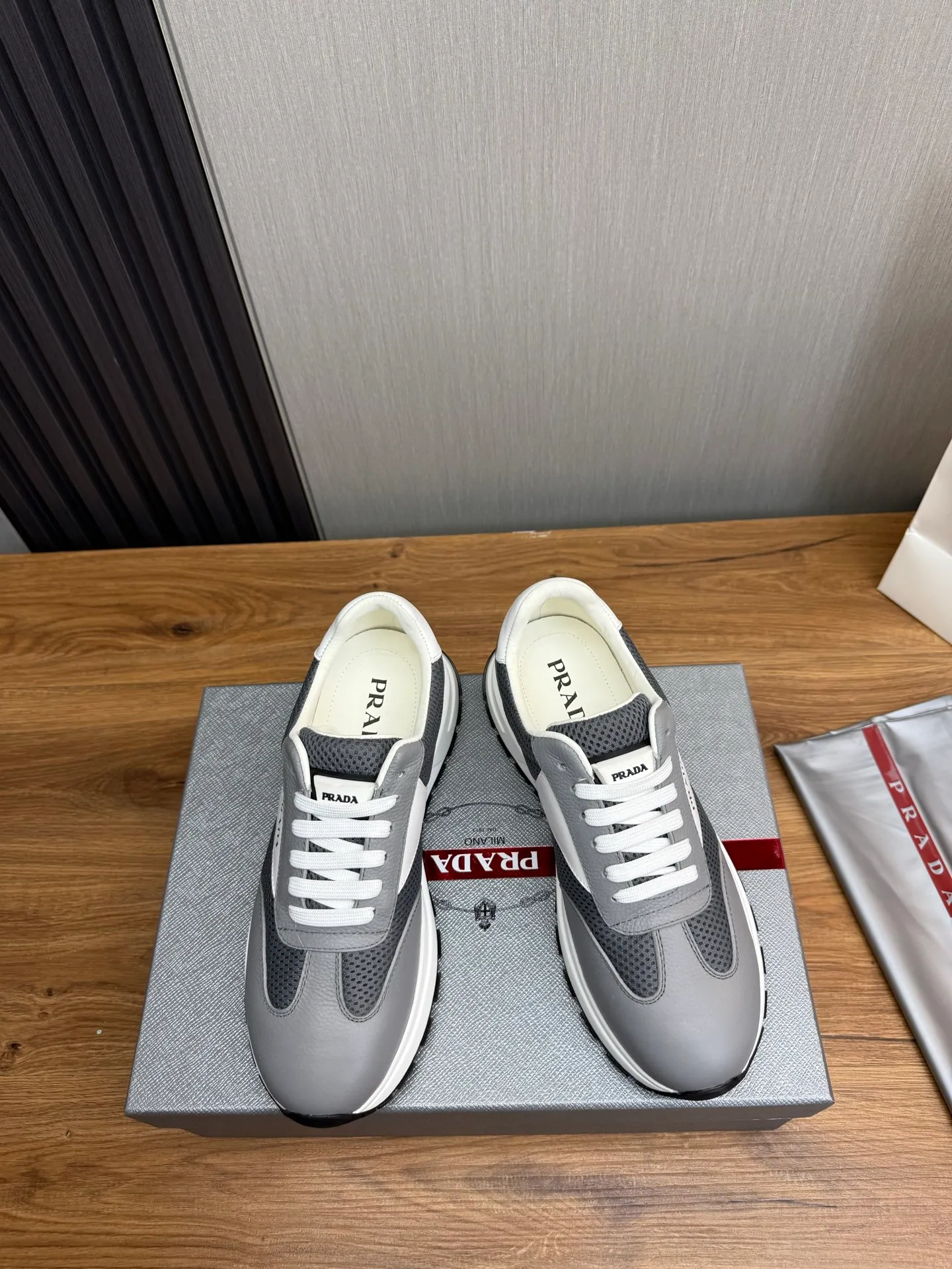 Men's shoes 💰560💰 [PRADA] Hot-selling men's shoes shipped 👏Official website synchronized ⬆️ Original cowhide fabric + cowhide lining, cowhide feet 🐮 1:1 shipment ✔️Original original bottom, 38-45 (45. Customized, non-refundable)